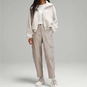 Lululemon Athletica Women's Cream Cargo Pants